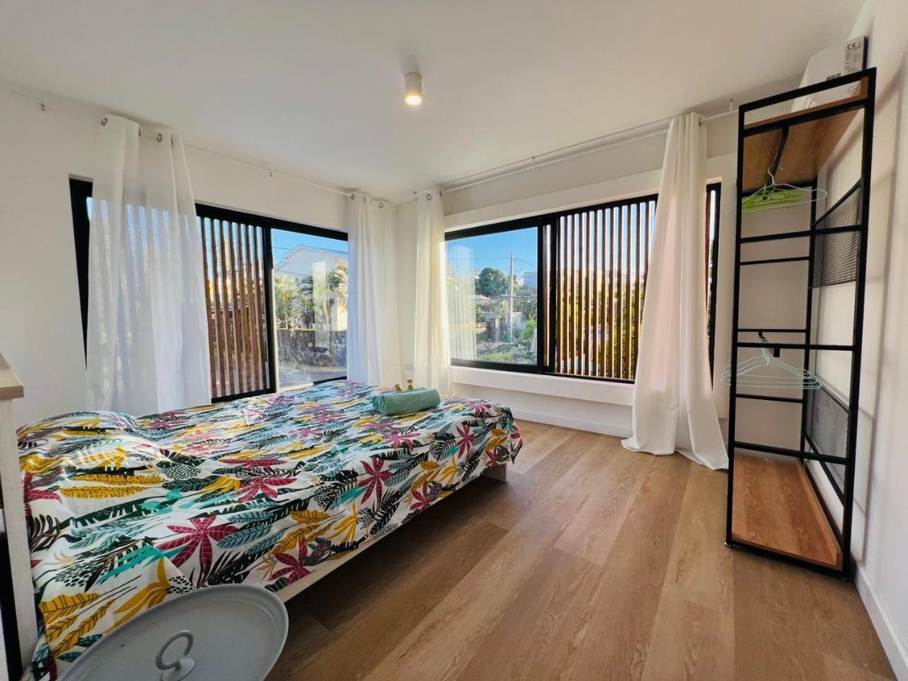 Into The Sun - Modern Holiday Home Albion Exterior foto